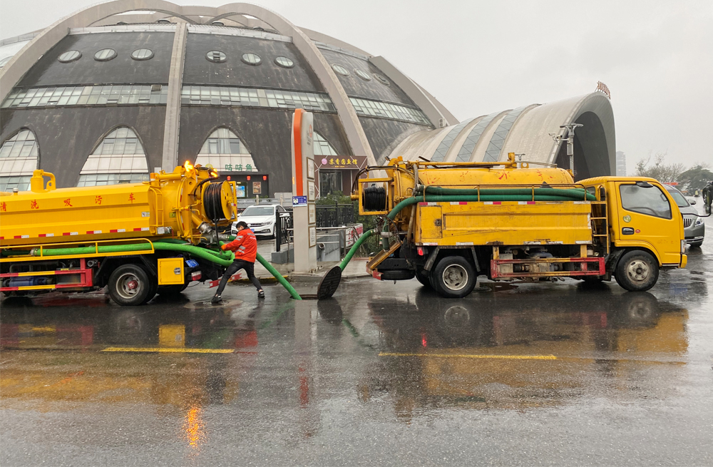 271上坝村商场管道清淤